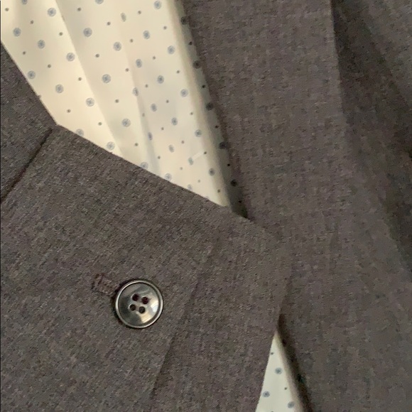 Gray suit jacket - Picture 3 of 3
